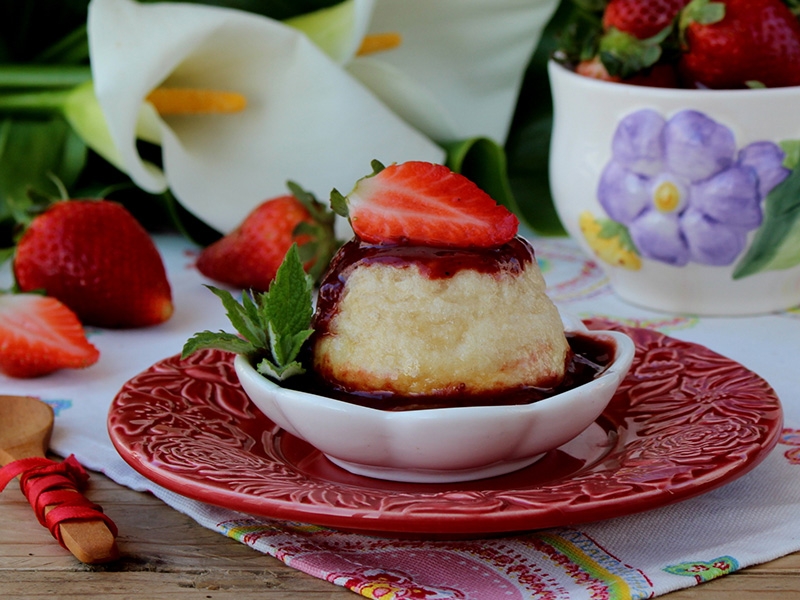 receita de pudim light de claras de ovo dovo com molho de morangos
